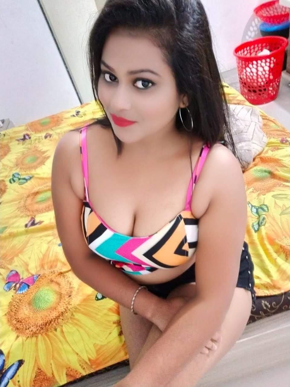 Amazing Call Girl Offered Unlimited Shots in Erode