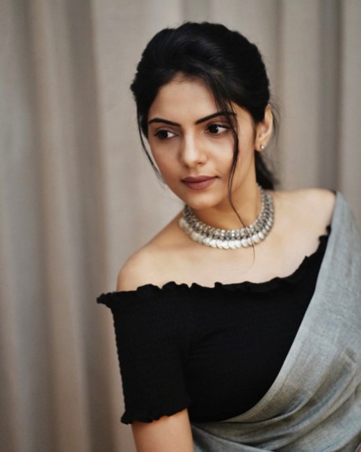 Sexy Housewife wants a part time lover in Saran