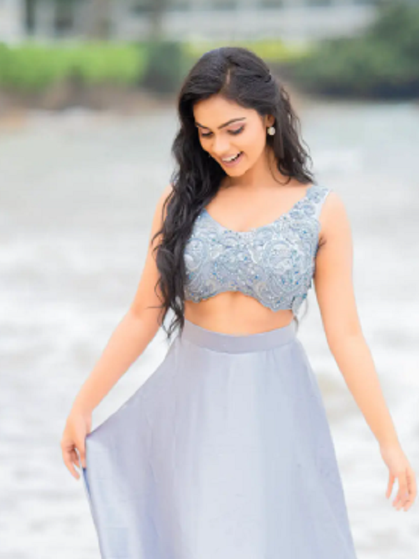 Experience Y S R with a Charismatic Call Girl by Your Side